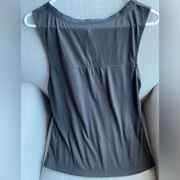 Sleeveless Top - Picture 4 of 6